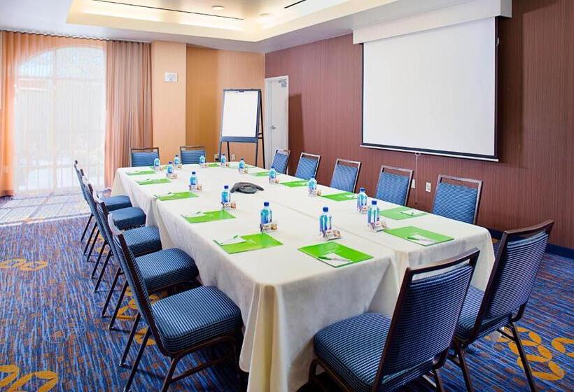 ホテル Courtyard By Marriott Paso Robles