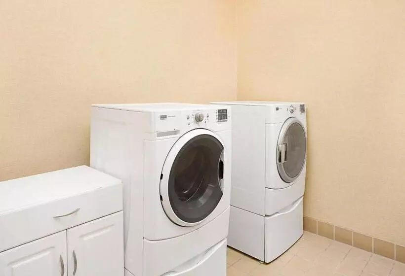 هتل Courtyard By Marriott Paso Robles