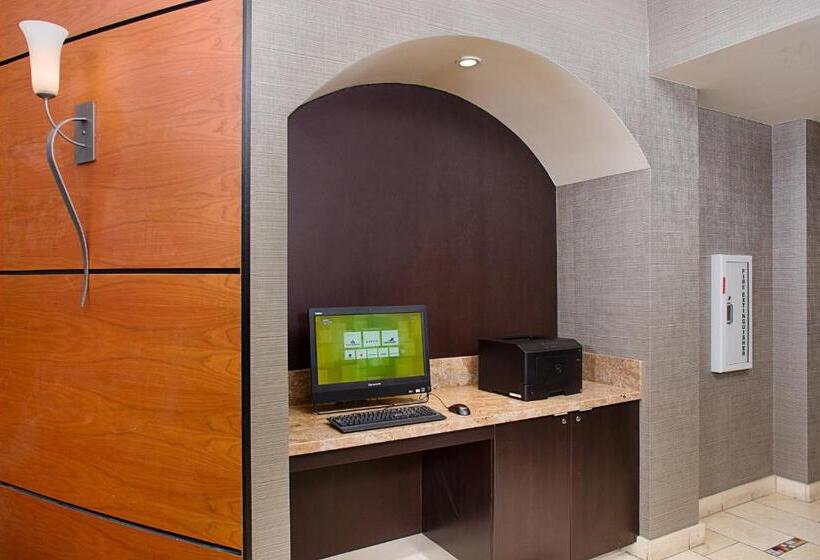 ホテル Courtyard By Marriott Paso Robles