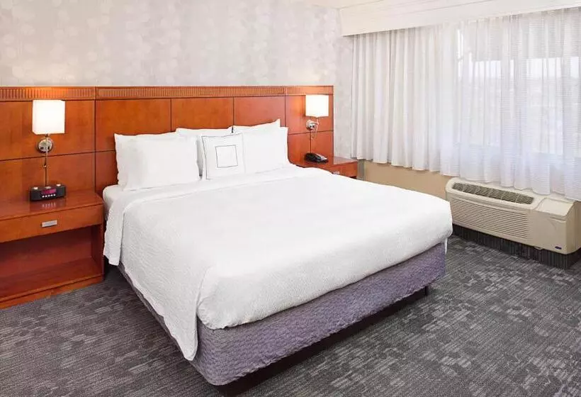 هتل Courtyard By Marriott Paso Robles