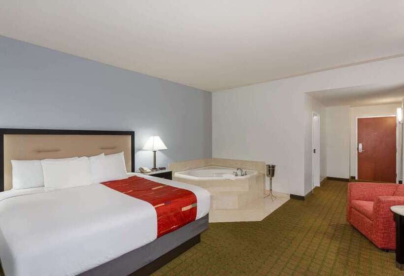 בית מלון כפרי Days Inn & Suites By Wyndham Lakeland