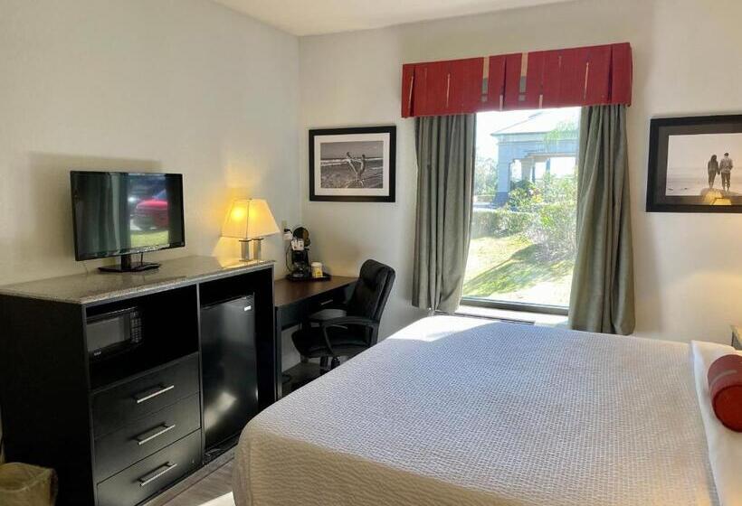 בית מלון כפרי Days Inn & Suites By Wyndham Lakeland