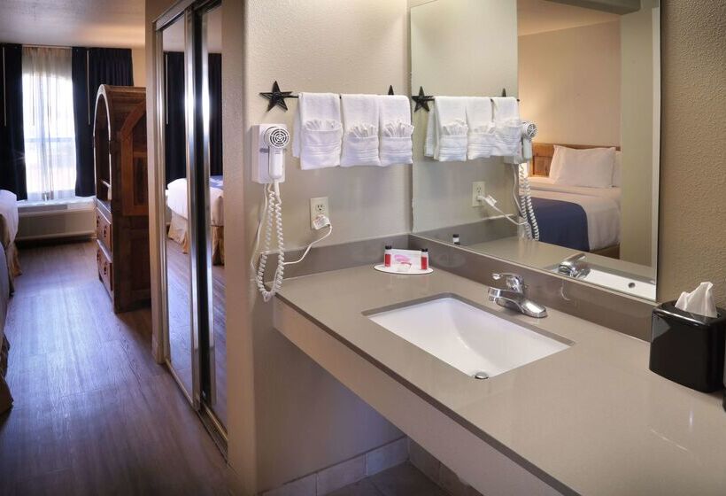 فندق Days Inn & Suites By Wyndham Llano