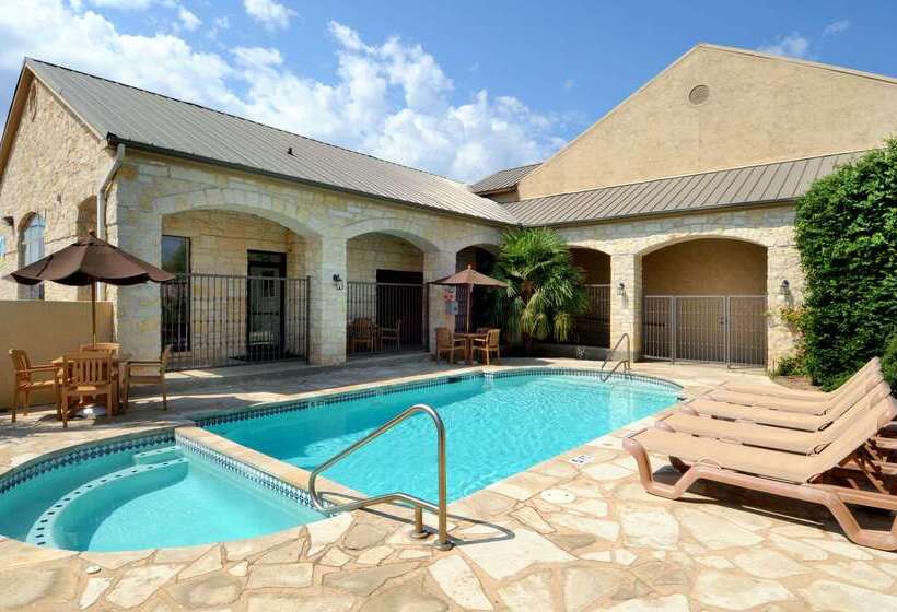 فندق Days Inn & Suites By Wyndham Llano