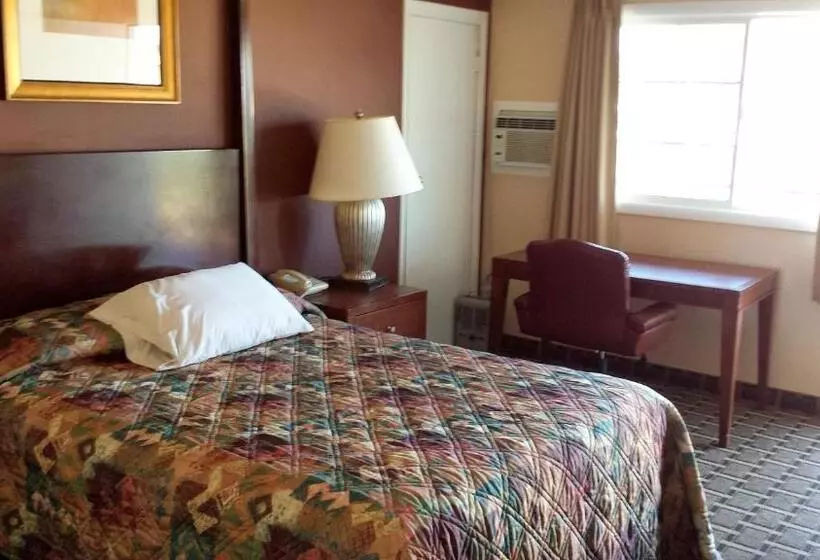 酒店 Executive Inn & Suites