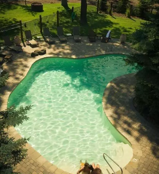 בית מלון כפרי Fivepine Lodge