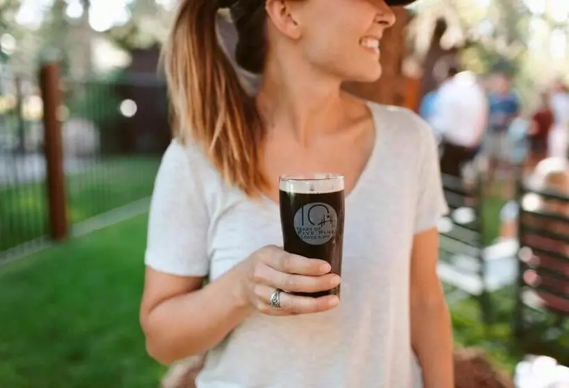 בית מלון כפרי Fivepine Lodge