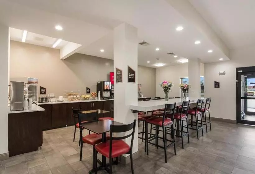 Отель Red Roof Inn Panama City