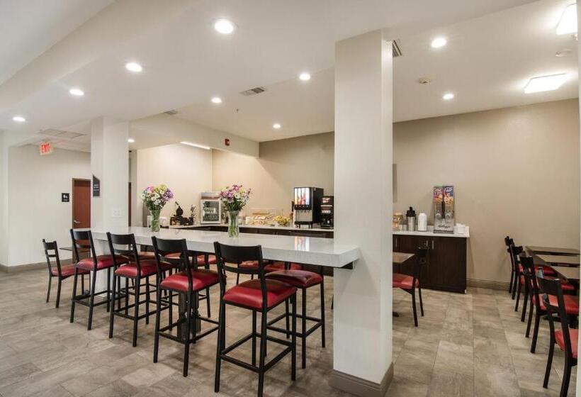 Отель Red Roof Inn Panama City