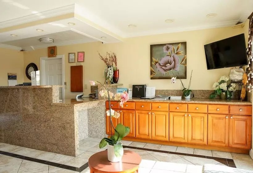 ホテル Sea Breeze Inn San Simeon