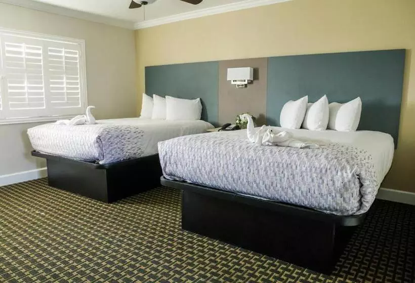 ホテル Sea Breeze Inn San Simeon