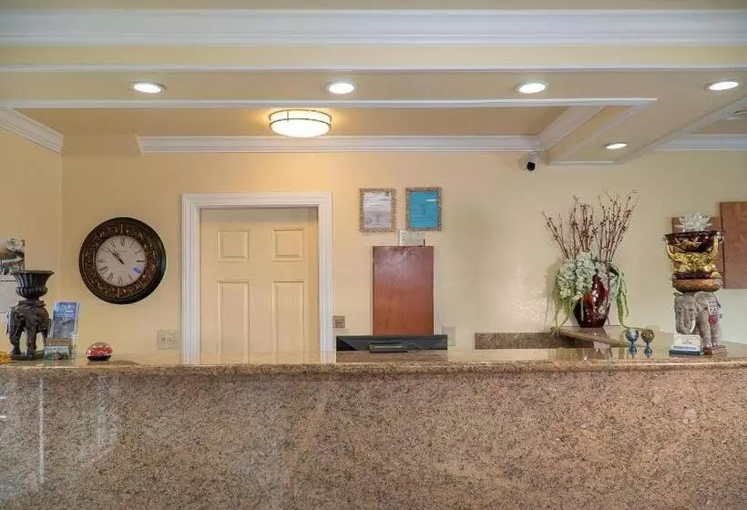 ホテル Sea Breeze Inn San Simeon