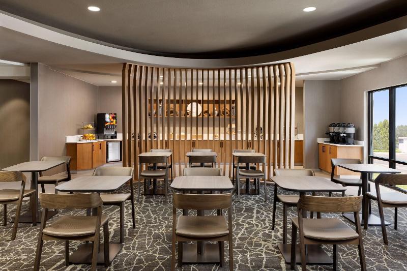 هتل Springhill Suites Fresno