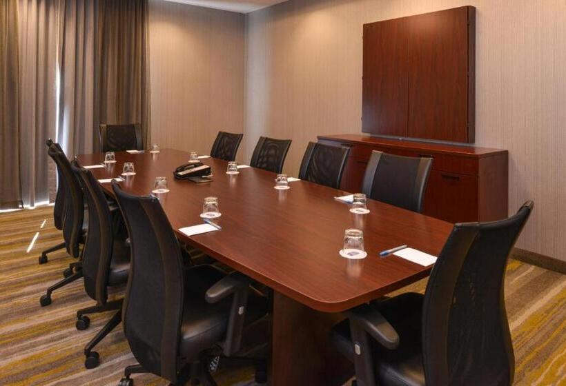 ホテル Springhill Suites By Marriott Wheeling Triadelphia Area