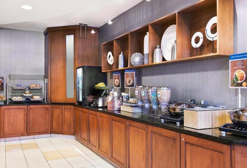 ホテル Springhill Suites By Marriott Wheeling Triadelphia Area