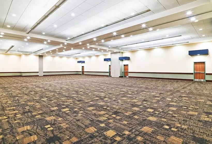 فندق The Westin Chicago Lombard