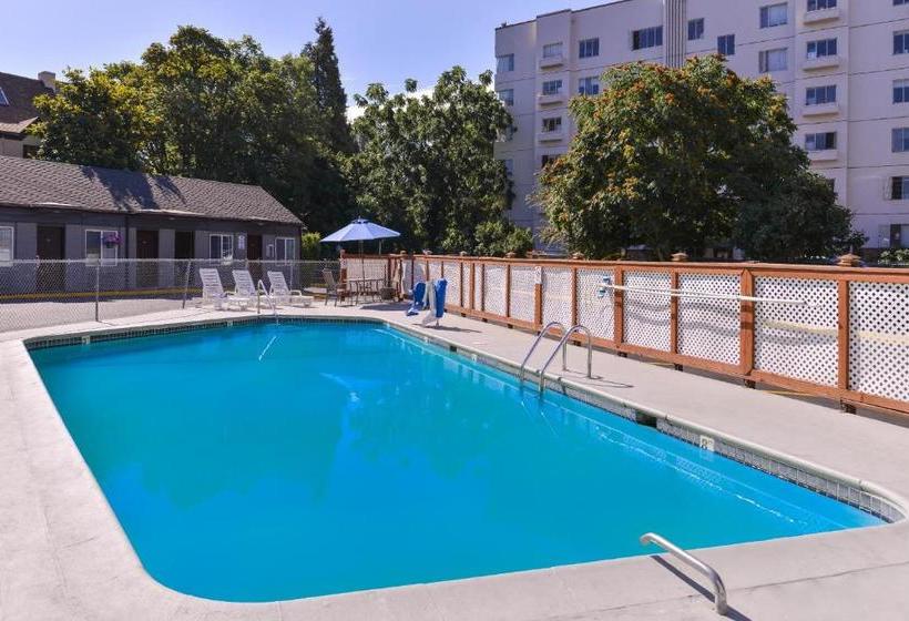 Hotel Travelodge By Wyndham Eugene Downtown/university Of Oregon