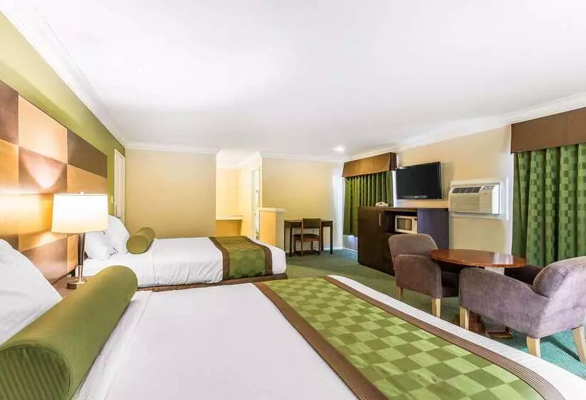 モーテル Rodeway Inn & Suites Canyon Lakemenifee West