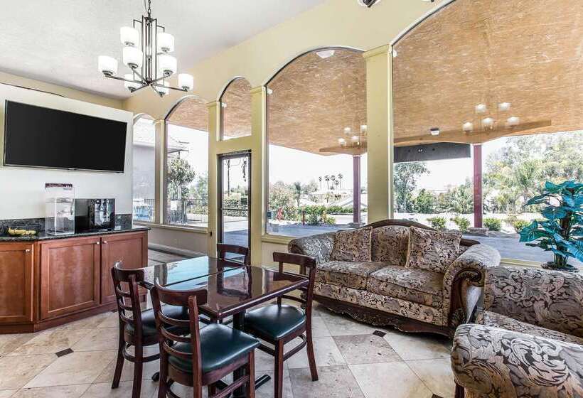汽车旅馆  Rodeway Inn & Suites Canyon Lakemenifee West