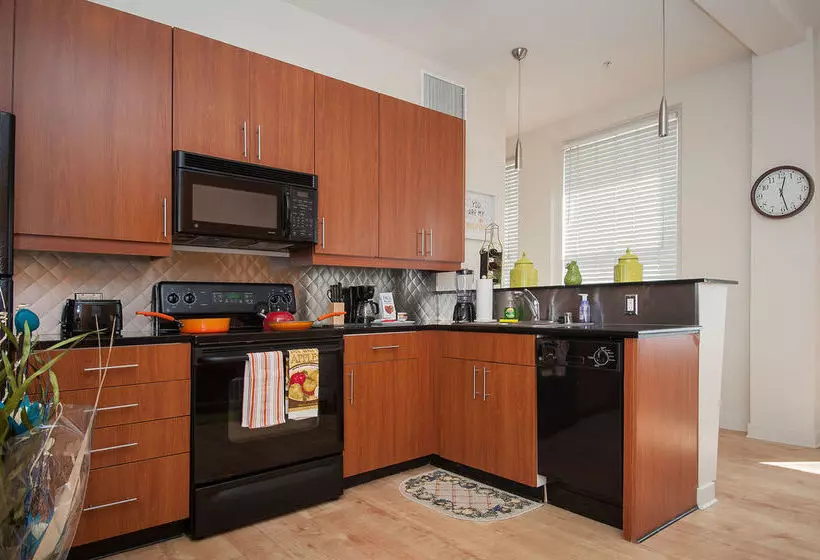 Oakwood At Metro 417