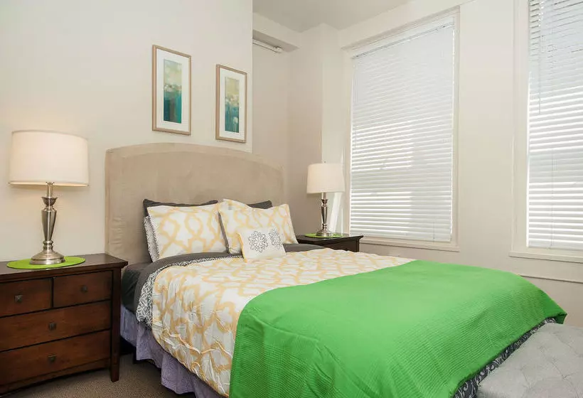 Oakwood At Metro 417