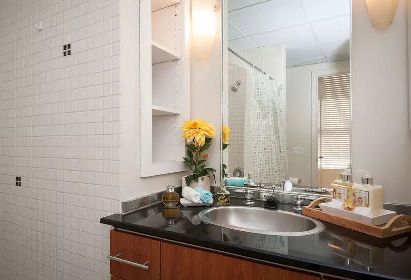 Oakwood At Metro 417