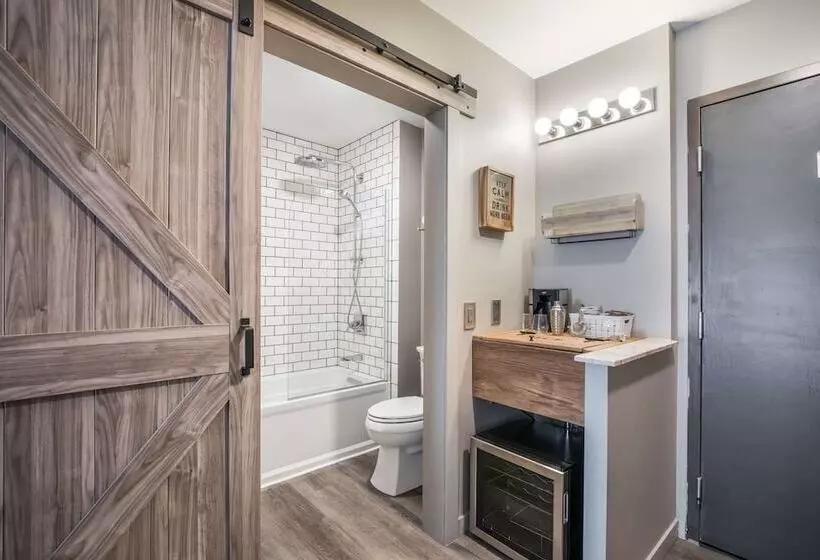 منتجع The Shore Club Wisconsin, Ascend Hotel Collection