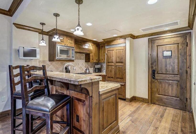 The Aspen Mountain Residences