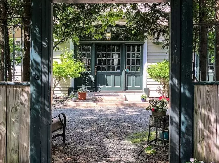 مبيت وإفطار Chiltern Inn