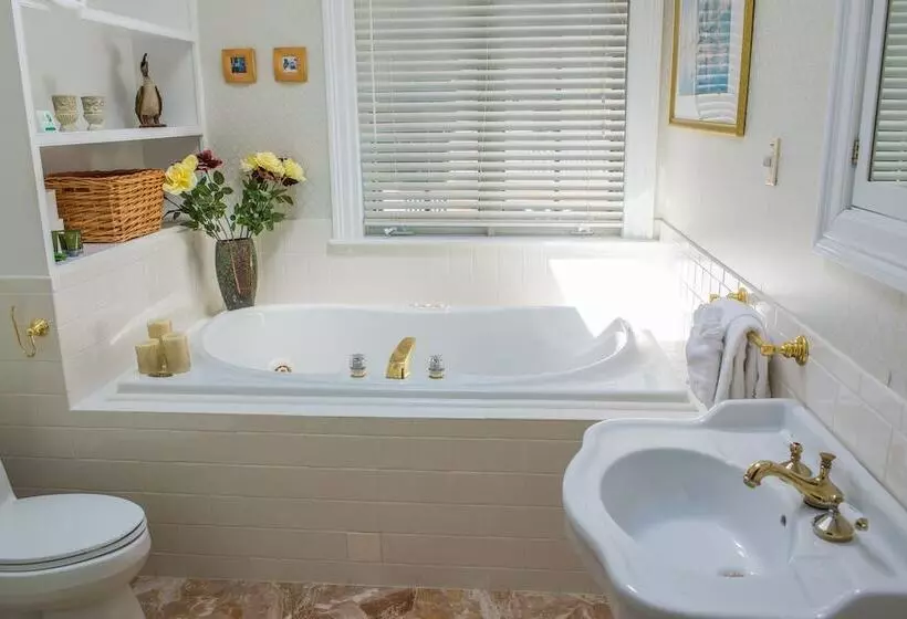 مبيت وإفطار Chiltern Inn