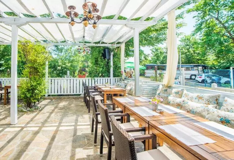 Отель Arkutino Family Resort