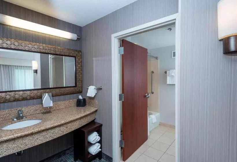 هتل Courtyard Bangor
