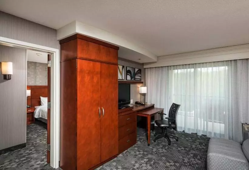 هتل Courtyard Bangor