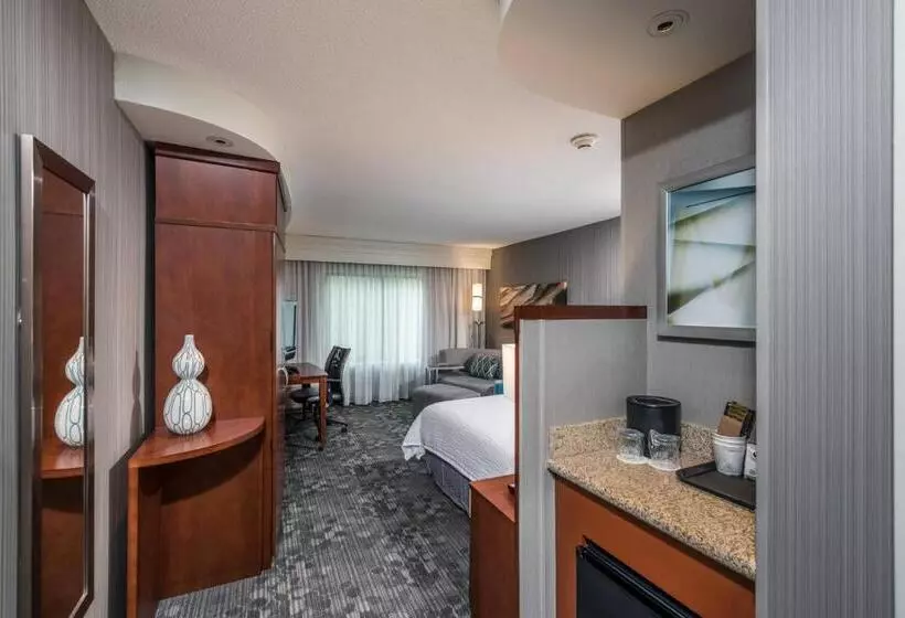 هتل Courtyard Bangor
