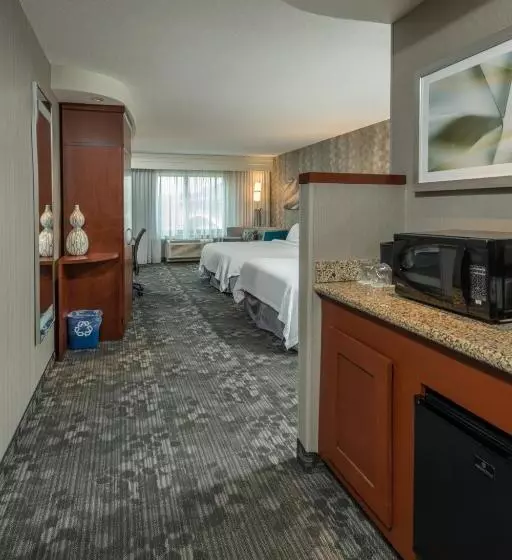 هتل Courtyard Bangor