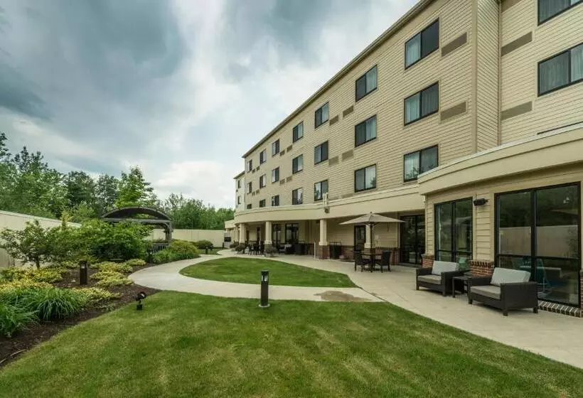 هتل Courtyard Bangor