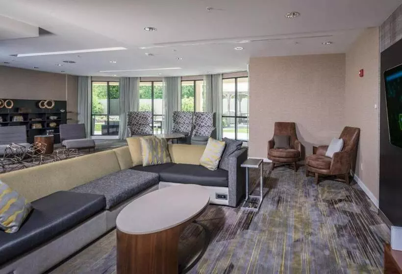 هتل Courtyard Bangor