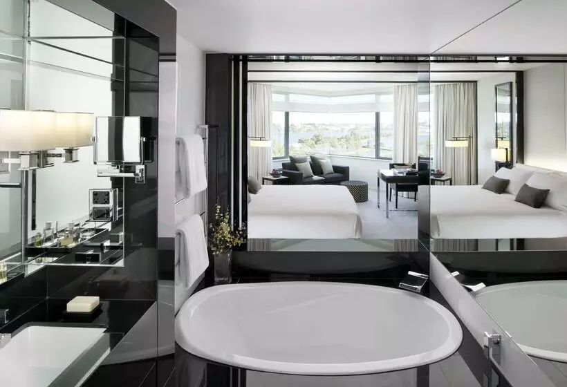 هتل Crown Metropol Perth