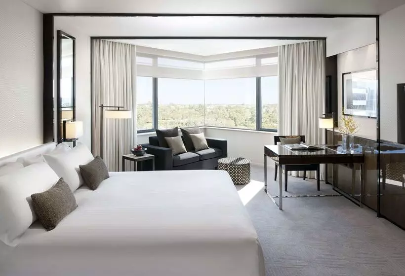 هتل Crown Metropol Perth