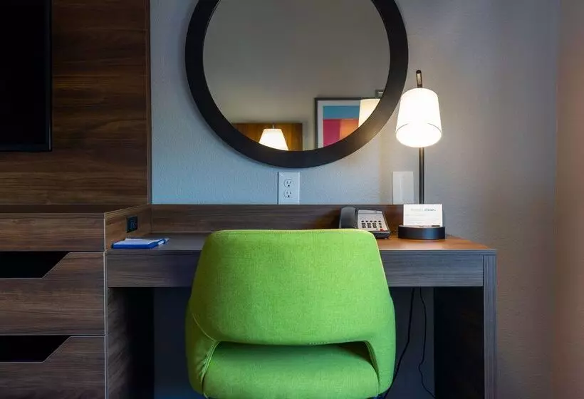 Отель Hampton Inn Elkhorn Lake Geneva Area