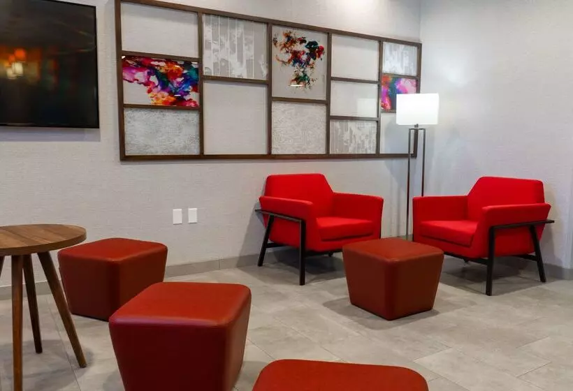 Отель Hampton Inn Elkhorn Lake Geneva Area