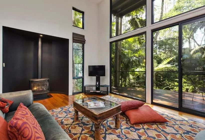 Отель Pethers Rainforest Retreat