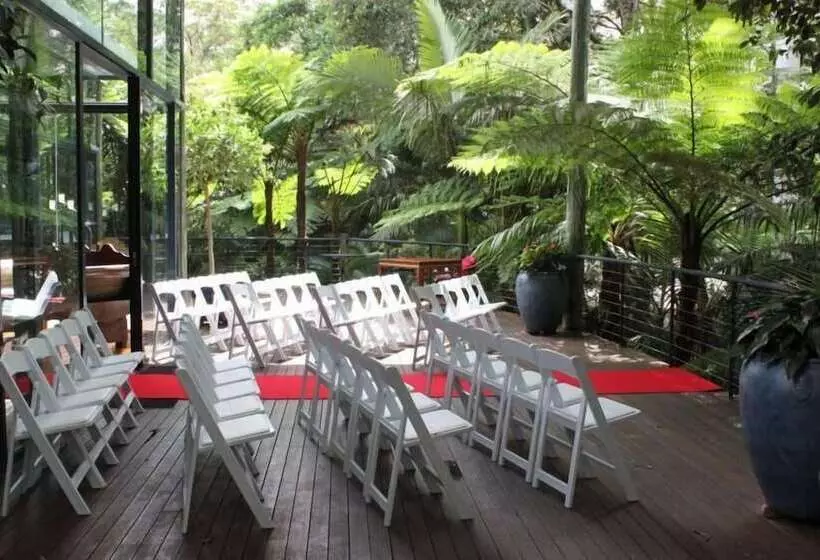 Отель Pethers Rainforest Retreat