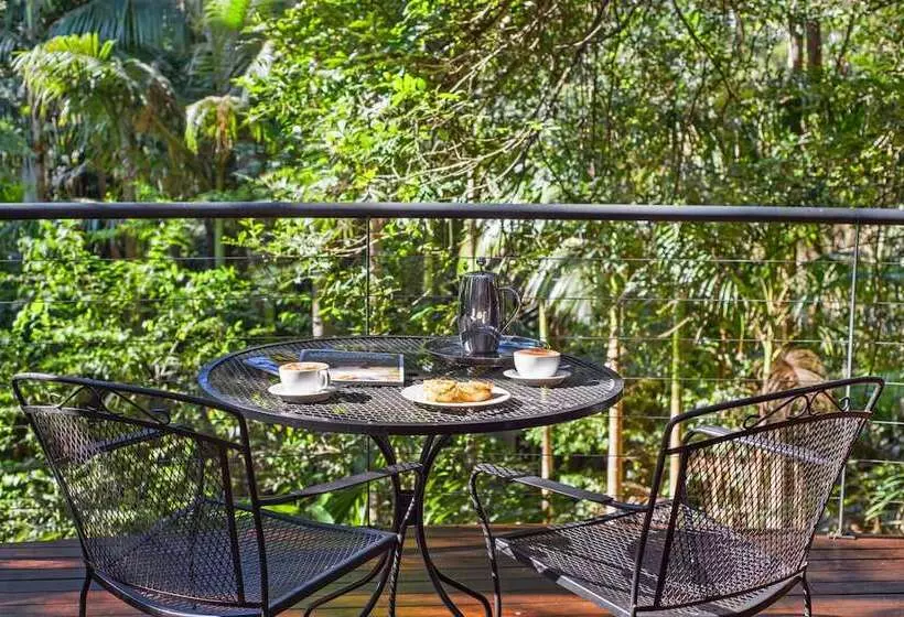 Отель Pethers Rainforest Retreat