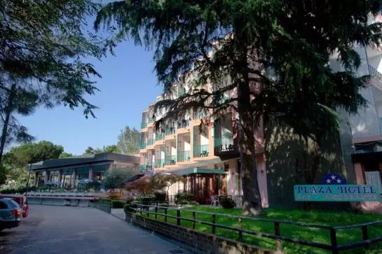 בית מלון כפרי Plaza