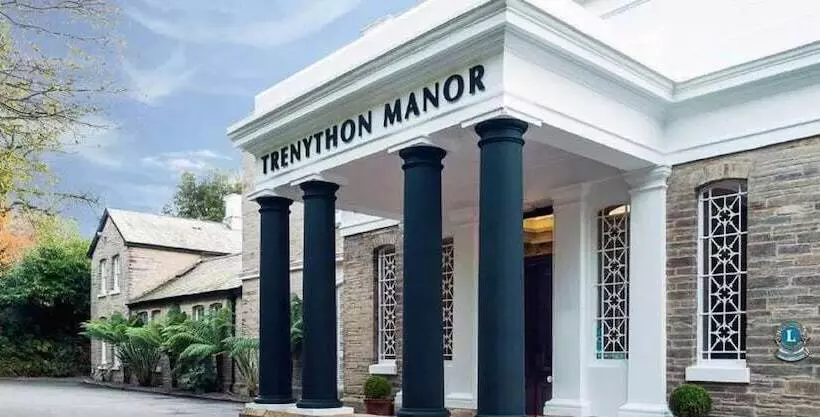 فندق Trenython Manor Resort