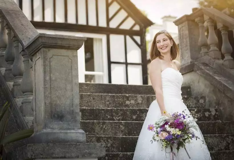 فندق Trenython Manor Resort