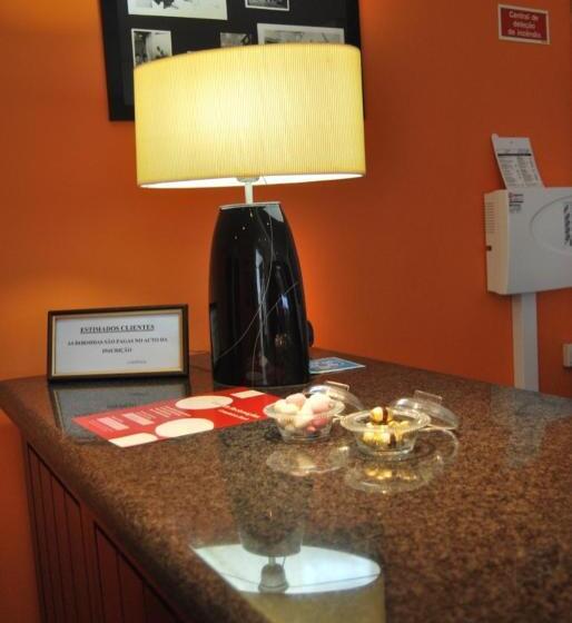 住所  Pensão David, B&b