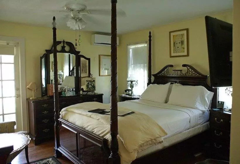 Sabal Palm House Bed And Breakfast