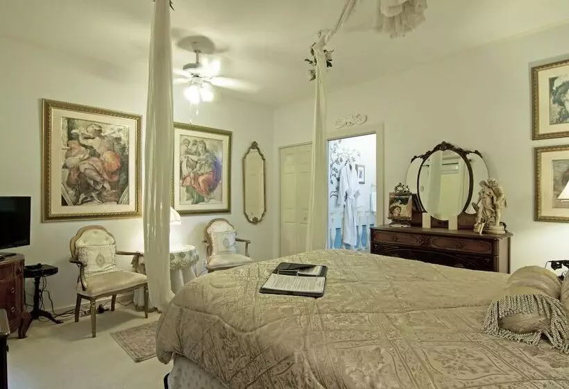 Sabal Palm House Bed And Breakfast